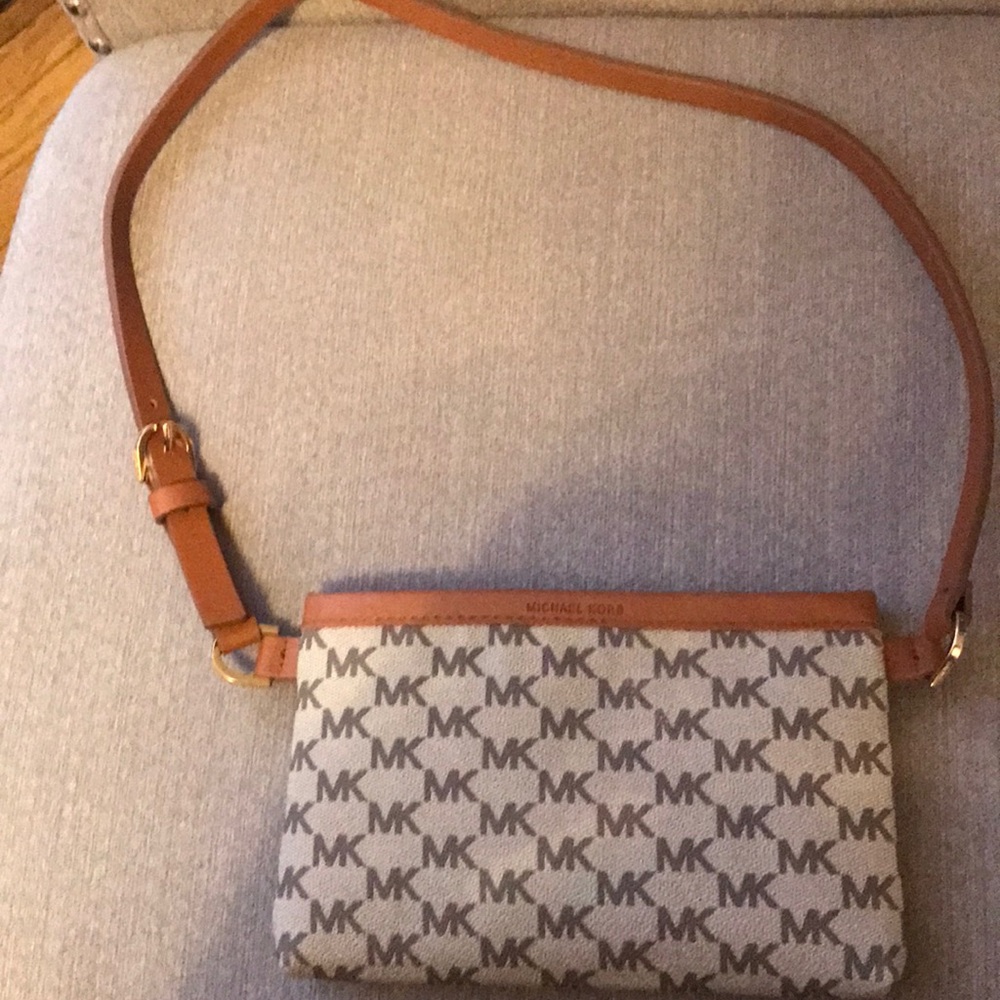 Michael Kors Wristlet